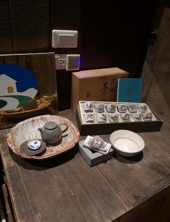台甕茶室青年旅館 Tai-Wong Tatami Room Hostel ไถหนาน ภายนอก รูปภาพ