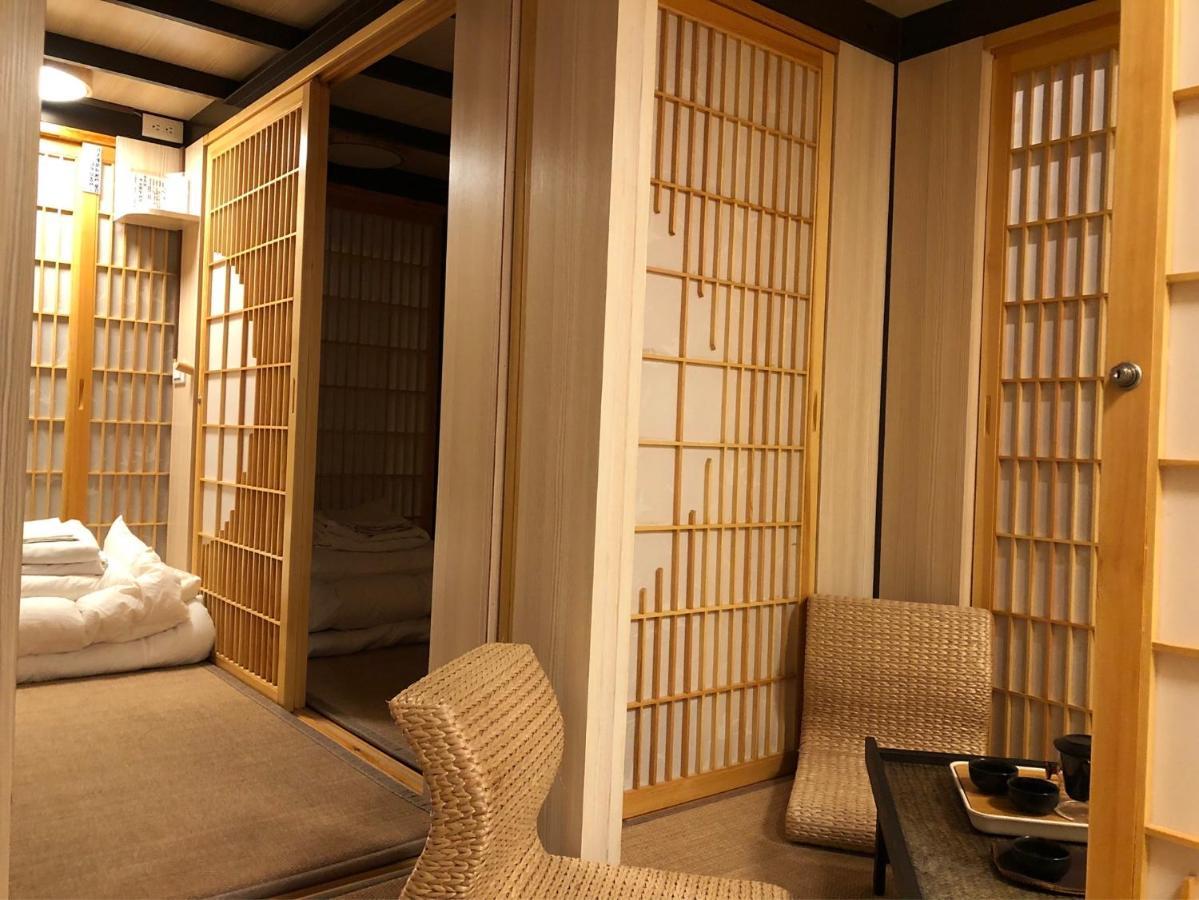 台甕茶室青年旅館 Tai-Wong Tatami Room Hostel ไถหนาน ภายนอก รูปภาพ