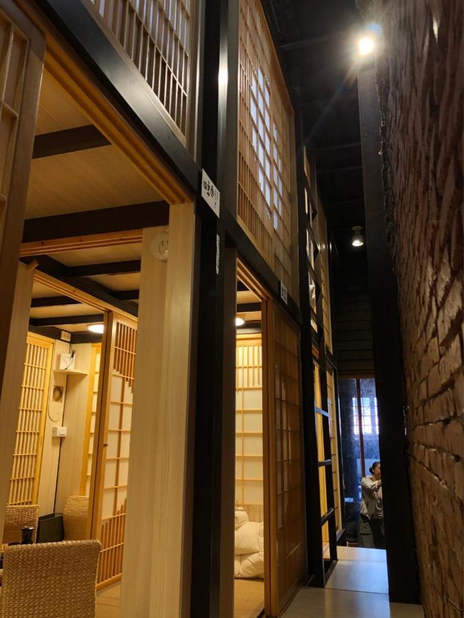 台甕茶室青年旅館 Tai-Wong Tatami Room Hostel ไถหนาน ภายนอก รูปภาพ
