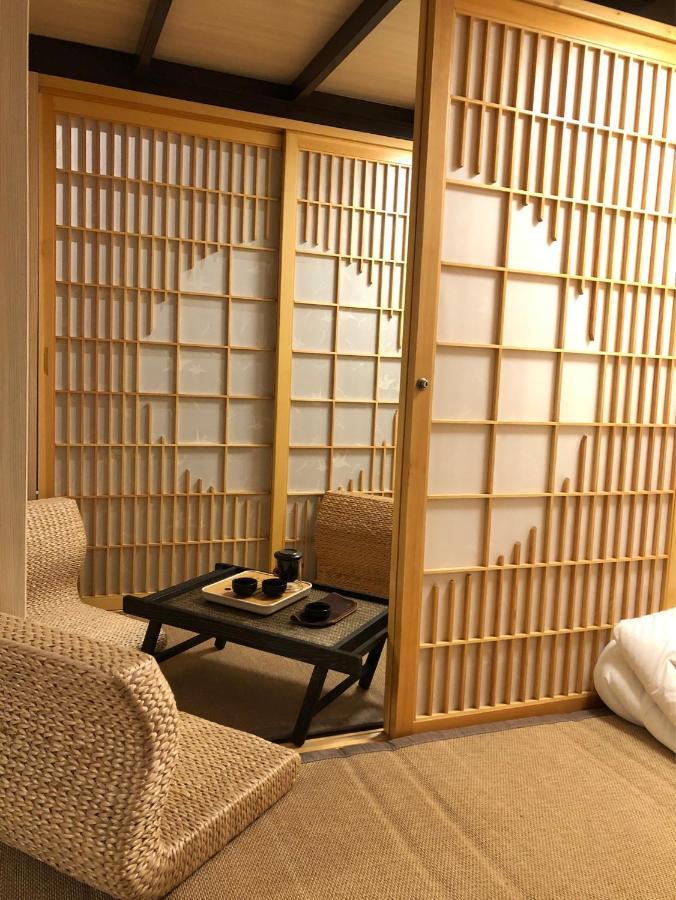 台甕茶室青年旅館 Tai-Wong Tatami Room Hostel ไถหนาน ภายนอก รูปภาพ
