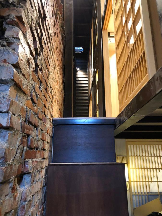 台甕茶室青年旅館 Tai-Wong Tatami Room Hostel ไถหนาน ภายนอก รูปภาพ