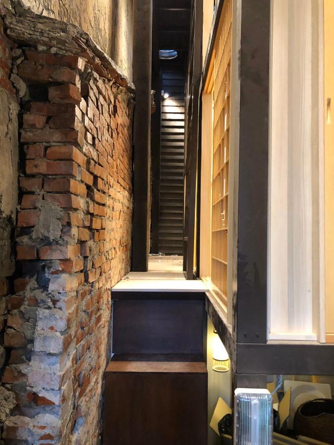 台甕茶室青年旅館 Tai-Wong Tatami Room Hostel ไถหนาน ภายนอก รูปภาพ