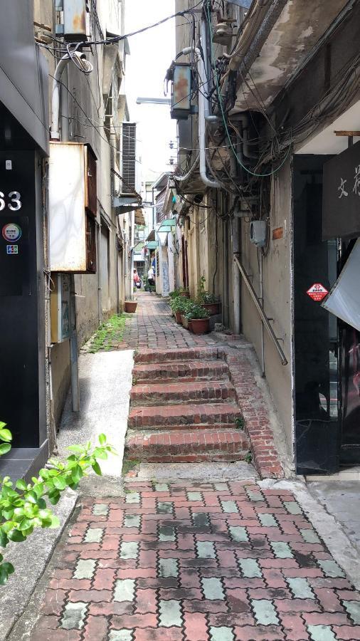 台甕茶室青年旅館 Tai-Wong Tatami Room Hostel ไถหนาน ภายนอก รูปภาพ