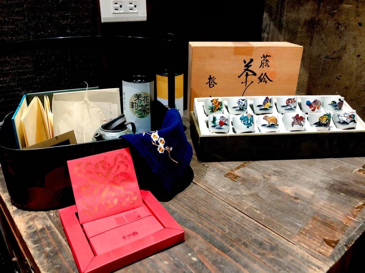 台甕茶室青年旅館 Tai-Wong Tatami Room Hostel ไถหนาน ภายนอก รูปภาพ