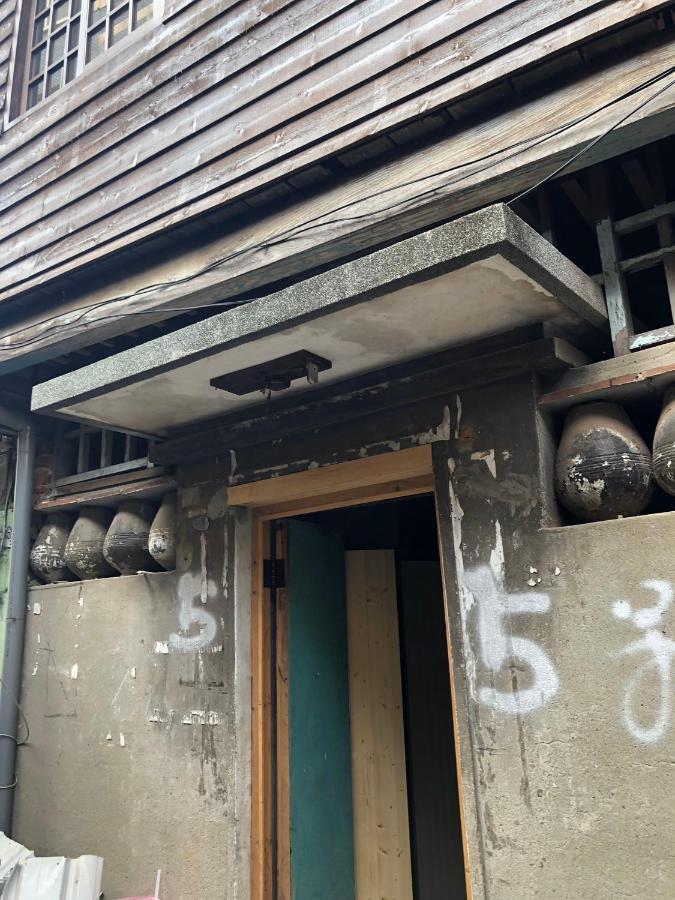 台甕茶室青年旅館 Tai-Wong Tatami Room Hostel ไถหนาน ภายนอก รูปภาพ