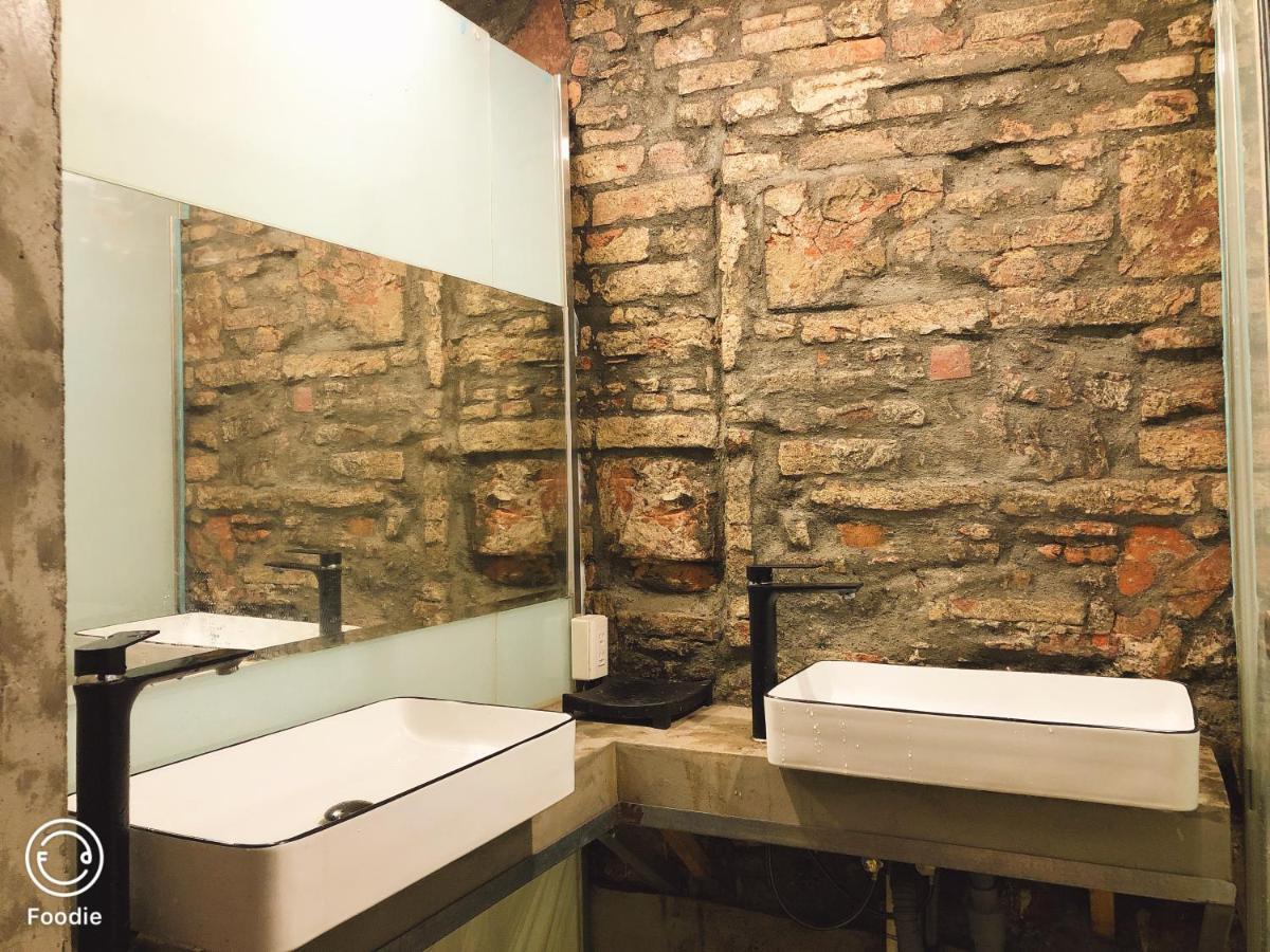 台甕茶室青年旅館 Tai-Wong Tatami Room Hostel ไถหนาน ภายนอก รูปภาพ