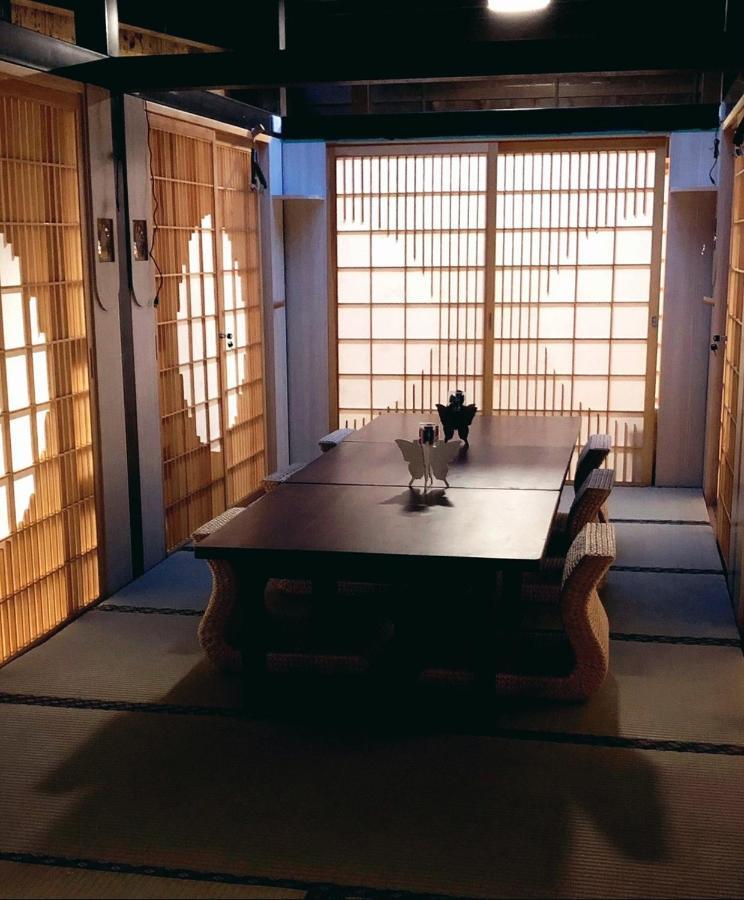 台甕茶室青年旅館 Tai-Wong Tatami Room Hostel ไถหนาน ภายนอก รูปภาพ