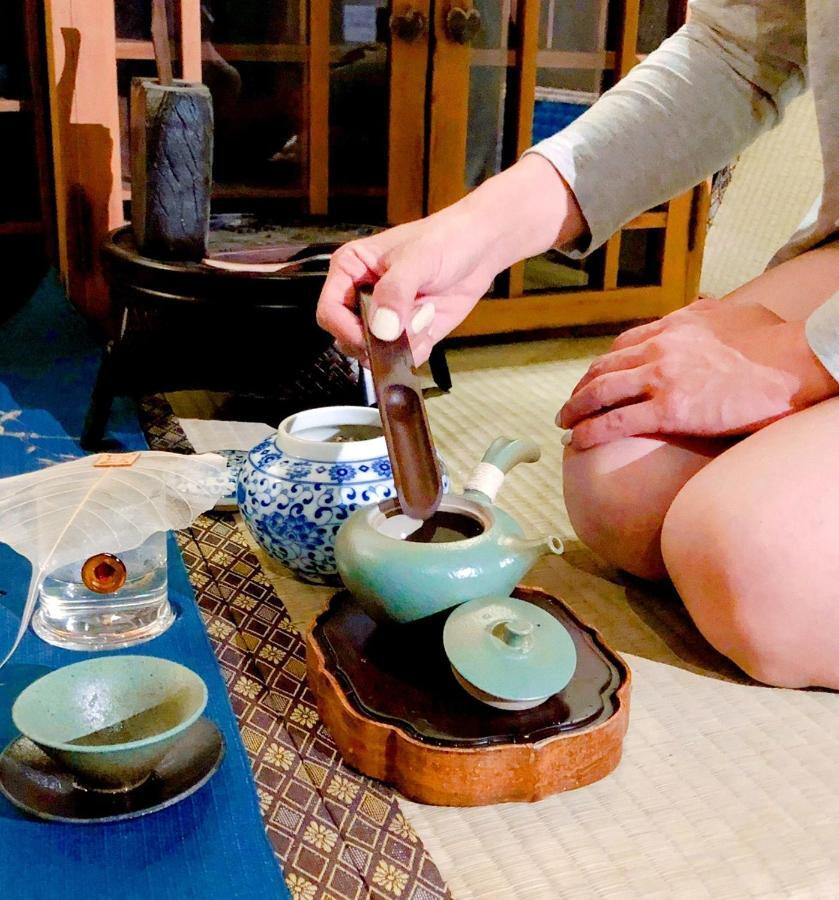 台甕茶室青年旅館 Tai-Wong Tatami Room Hostel ไถหนาน ภายนอก รูปภาพ